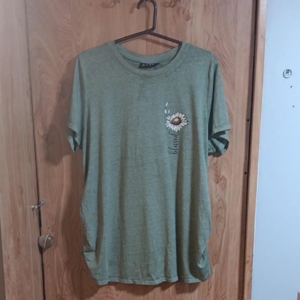 Green Graphic T-Shirt with Sunflower Design